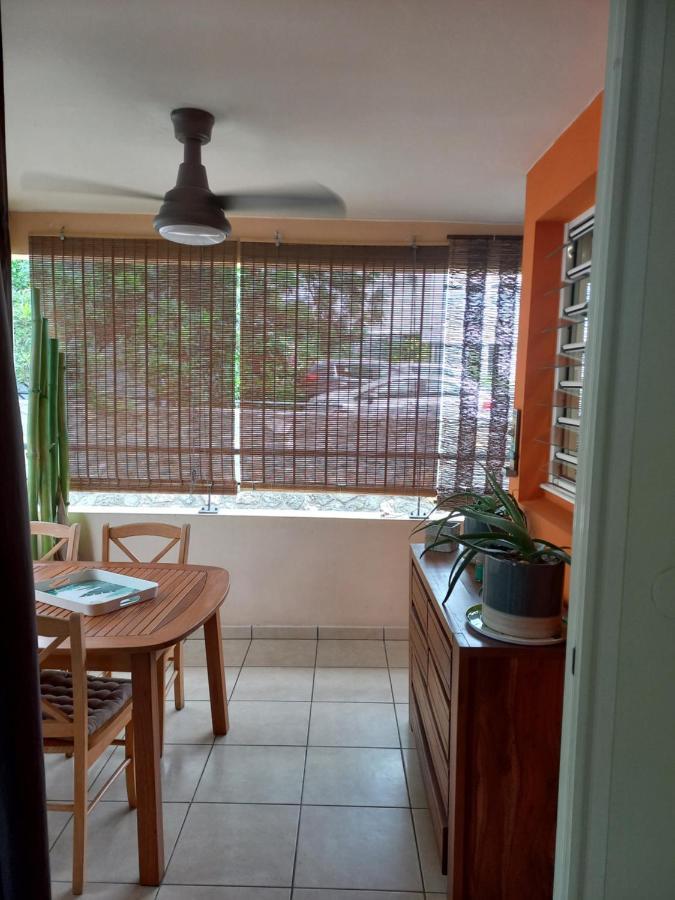 Bel Appartement Avec Terrasse Proche Des Plages Saint-Gilles-les Bains Exteriör bild