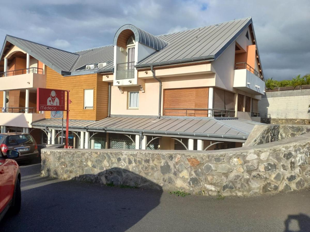 Bel Appartement Avec Terrasse Proche Des Plages Saint-Gilles-les Bains Exteriör bild