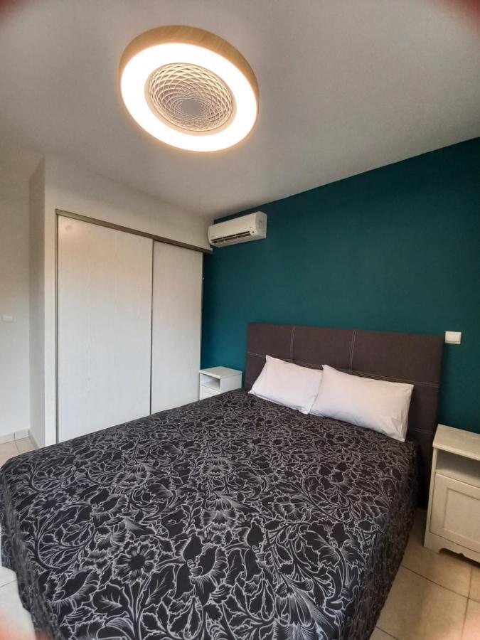 Bel Appartement Avec Terrasse Proche Des Plages Saint-Gilles-les Bains Exteriör bild