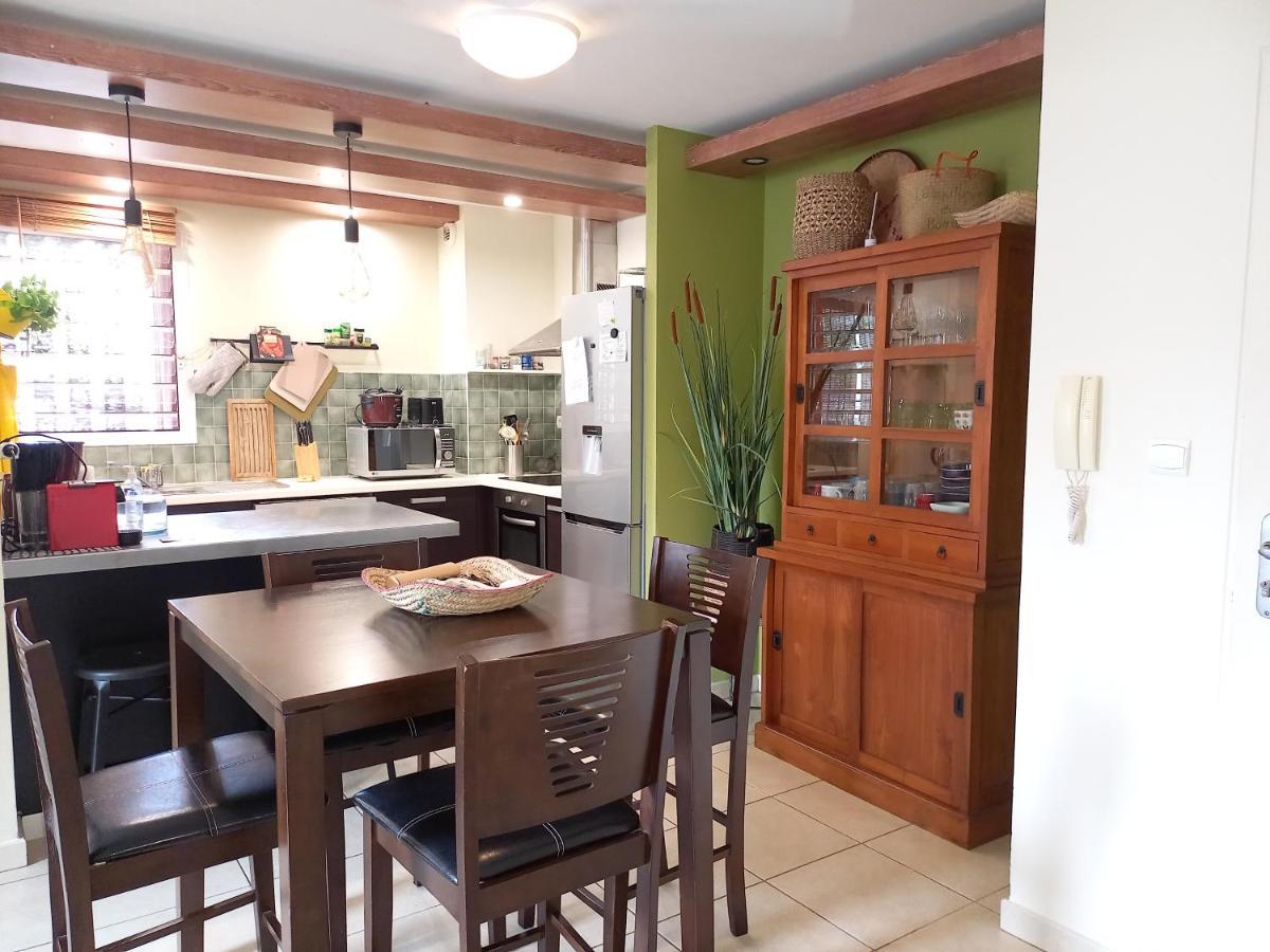 Bel Appartement Avec Terrasse Proche Des Plages Saint-Gilles-les Bains Exteriör bild