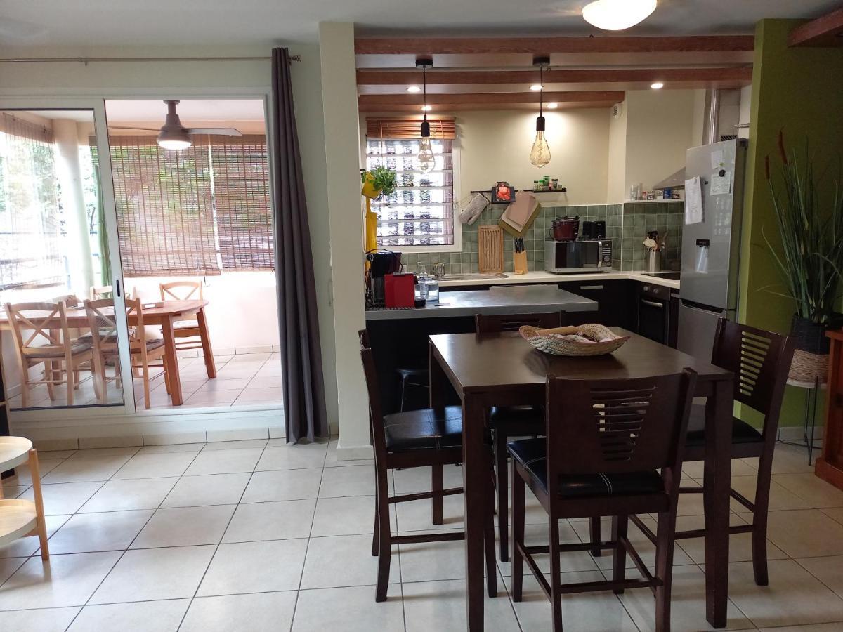 Bel Appartement Avec Terrasse Proche Des Plages Saint-Gilles-les Bains Exteriör bild